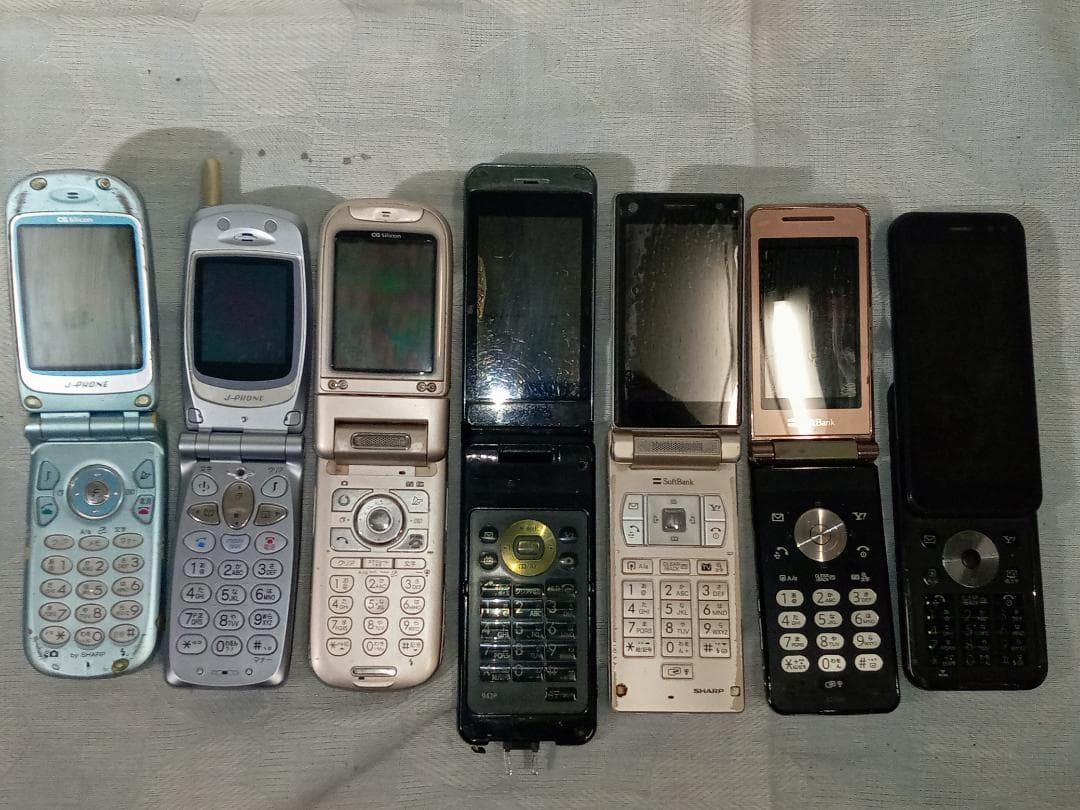 携帯電話 ガラケー ジャンク品 まとめ売り 32台 ドコモ ソフトバンク