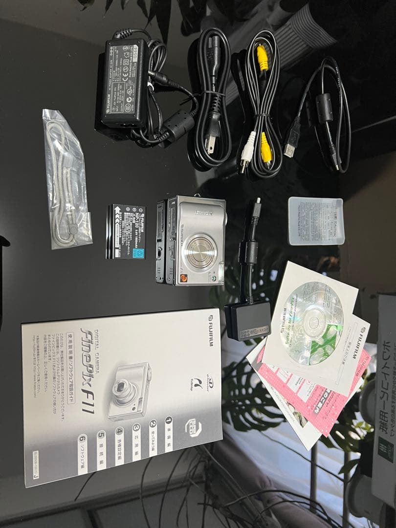 2005年製オールドデジカメ FinePix F11 箱付属品全セット