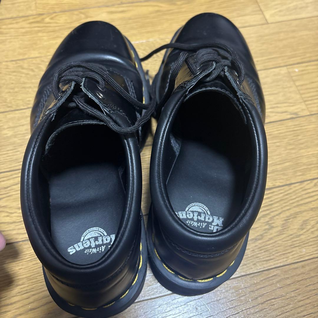 Dr. Martens ブラック レースアップシューズ - メルカリ