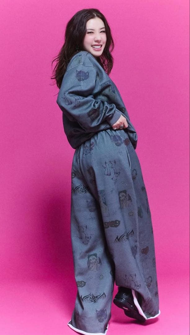 完売品‼️仲里依紗RE.アールイードット手書きスウェットパンツスミクロ