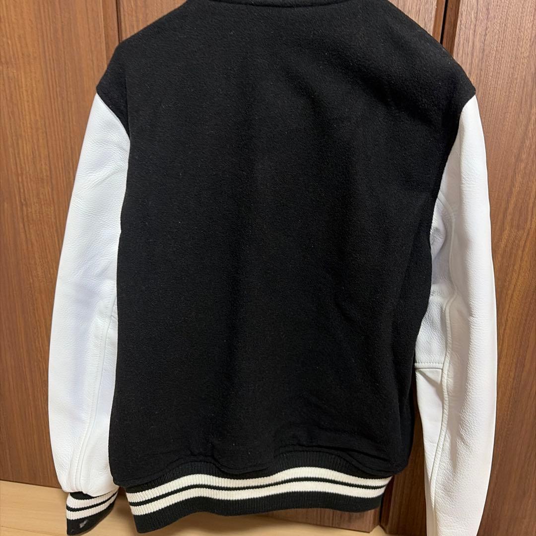 週末値下げ Takashi Murakami x OVO スタジャン - メルカリ