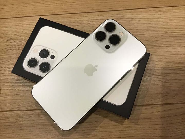 iPhone 13 Pro シルバー 128 GB docomo - メルカリ