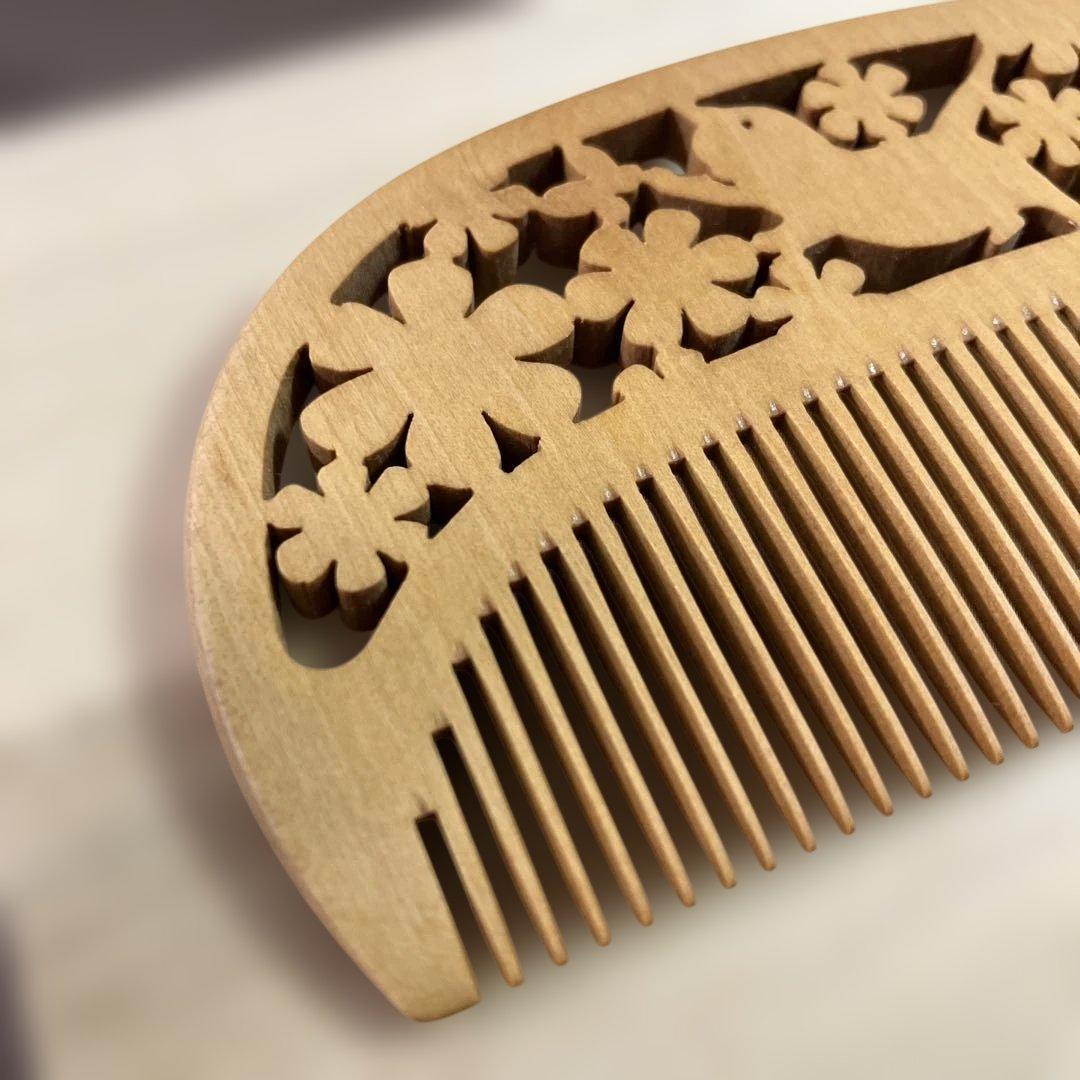 最終価格《定価¥39,500》 つげ櫛 透かし彫り　猫 紅珊瑚　さつまつげ