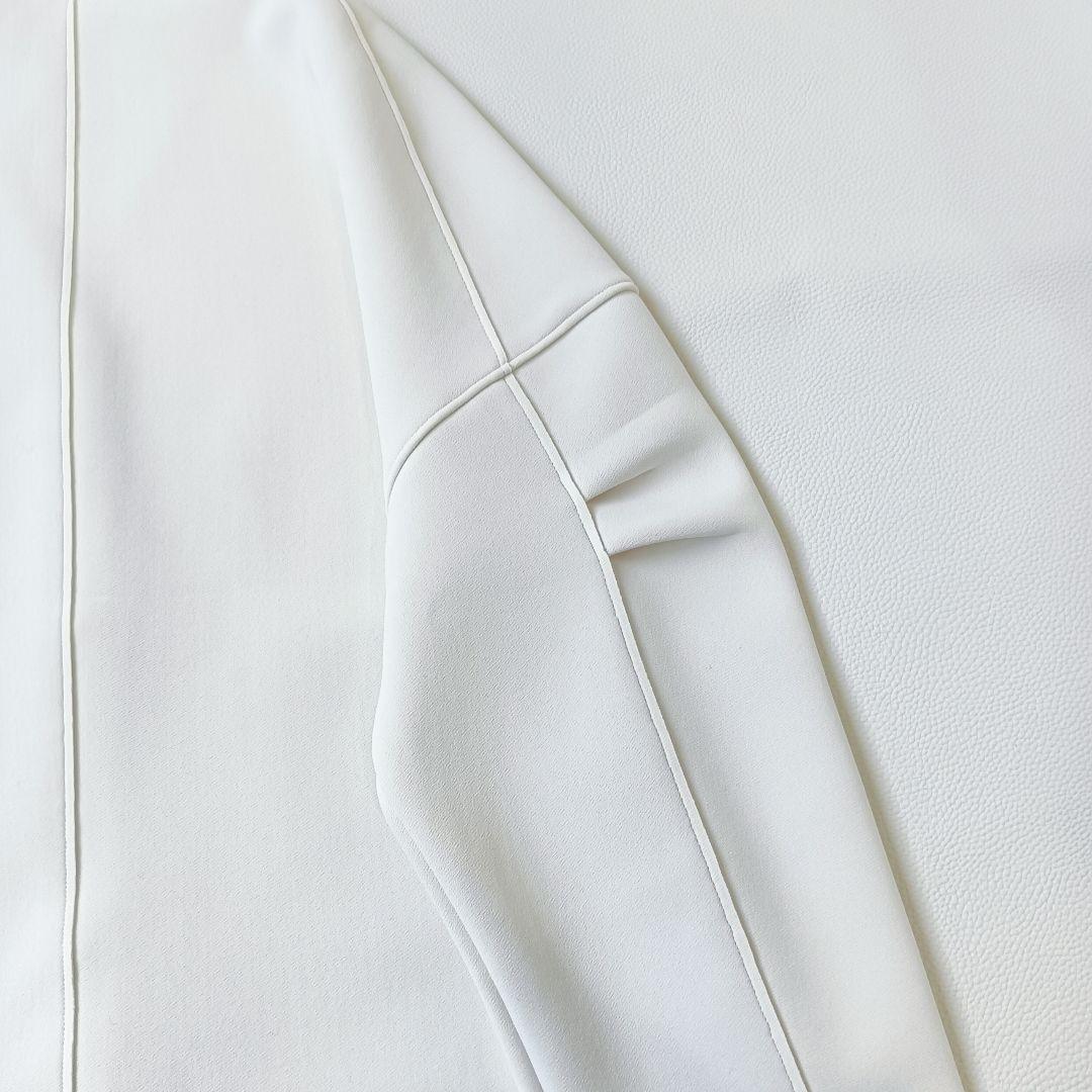 ほぼ未使用✨《ヨンファ》25年発売 クーコーVネックルーズカーディガン 洗濯可