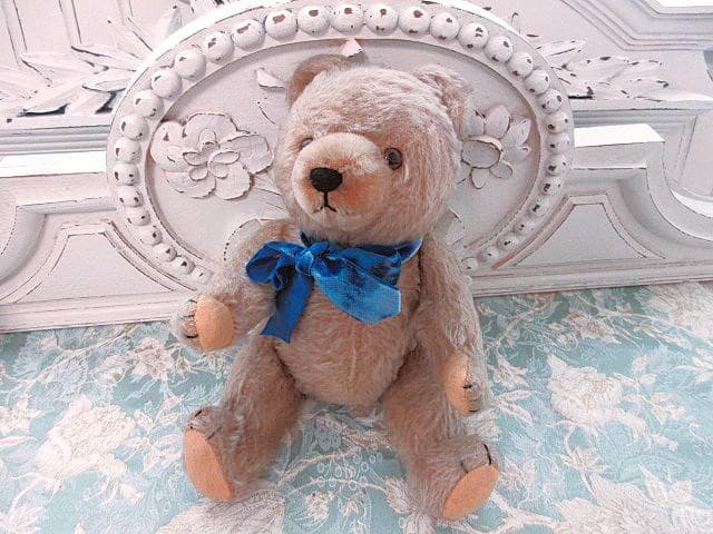 小振りの ハーマンベア アンティーク ☆ パニエ付き テディベア