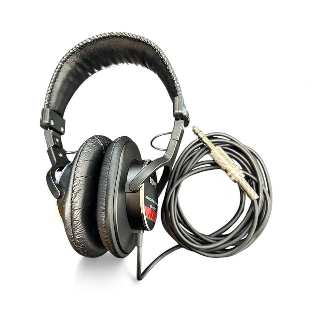 SONY MDR-CD900ST 密閉型スタジオモニターヘッドホン SONY MDR-CD900ST 密閉型プロ用モニターヘッドホン 定番 人気 音楽制作