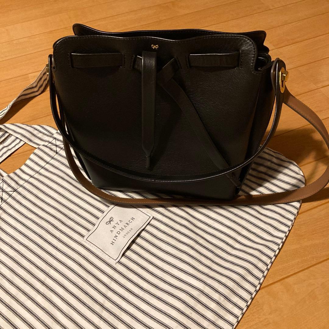 アニヤハインドマーチ ブラックレザー ショルダーバッグ アニヤハインドマーチ Anya Hindmarch 【ANYA HINDMARCH】ANYA