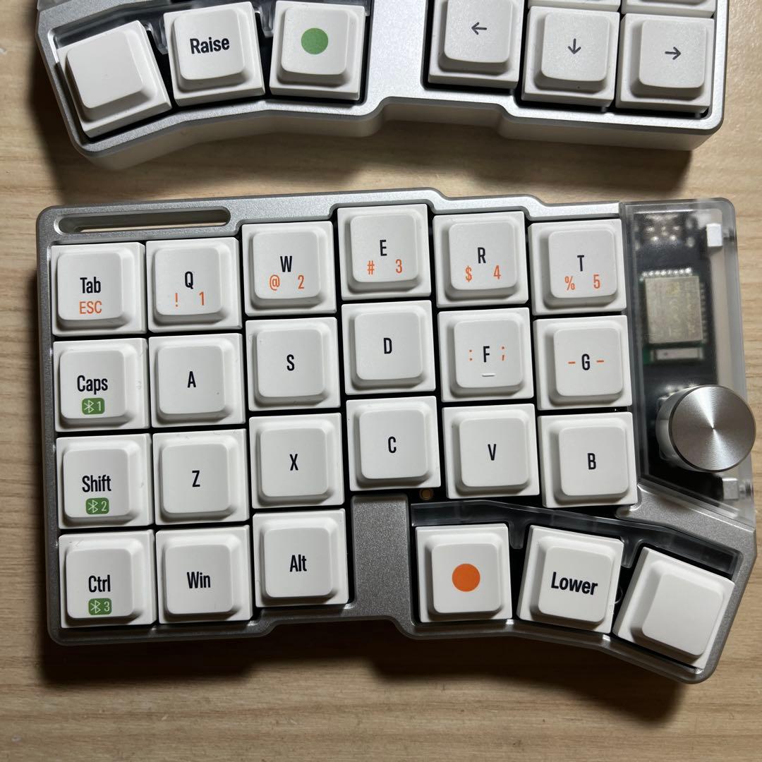 あ*お様 Cornix LP 無線分割キーボード シルバー - メルカリ