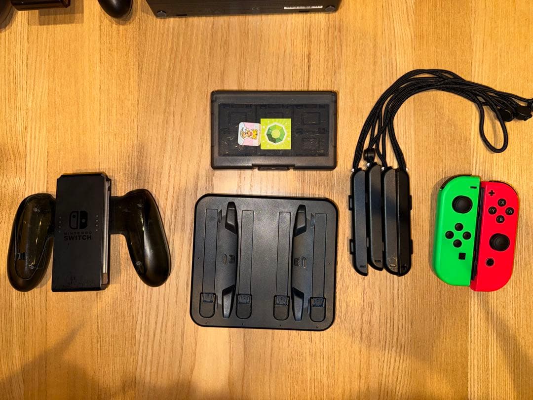 写真3枚目プレゼント】Nintendo Switch 本体と各種おまけ付 - メルカリ