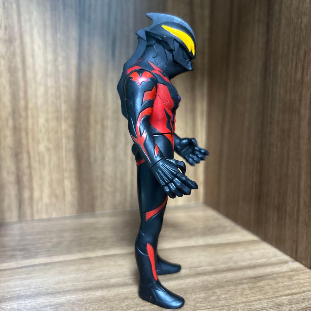 ウルトラマンベリアル ライブサイン付き ソフビ - メルカリ