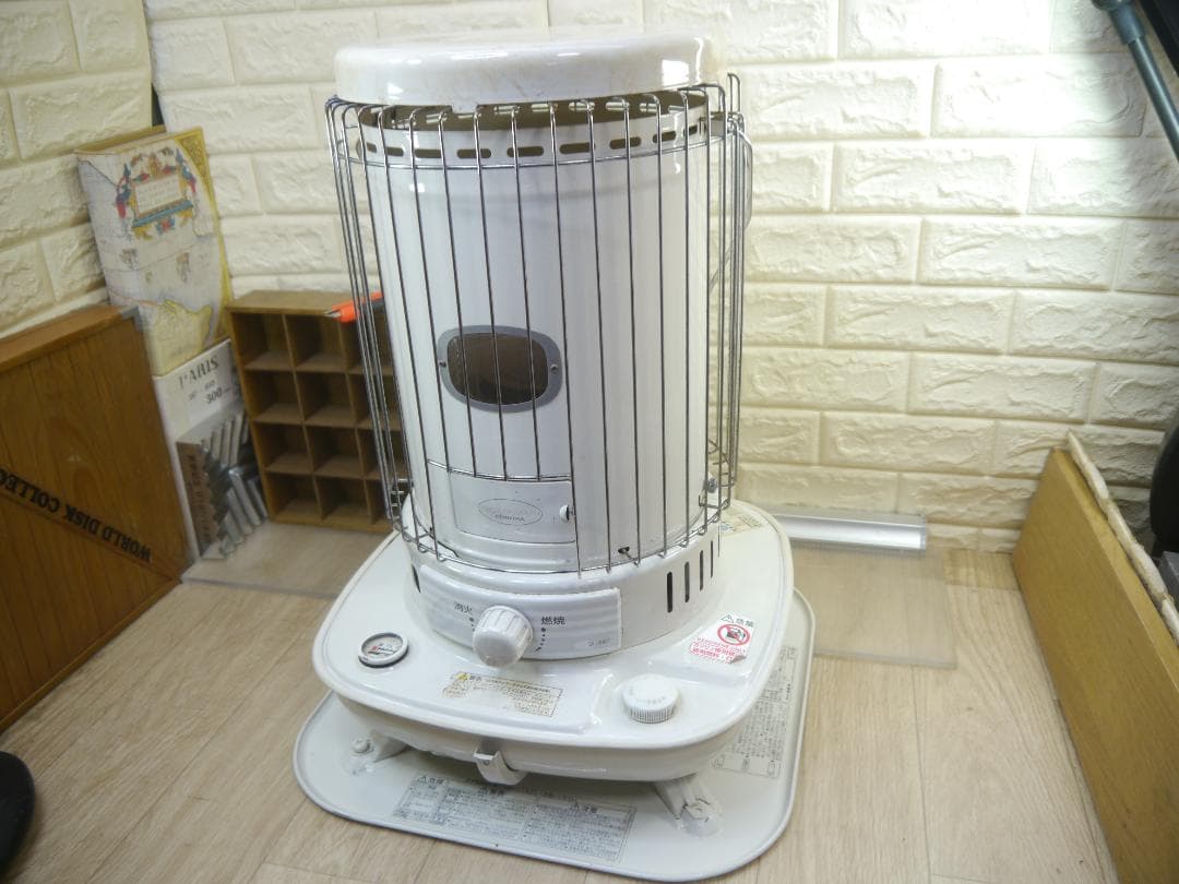 送料無料サービス◆2013⑦◆コロナ　灯油ストーブ 円筒形 ホワイト Amazon | CORONA(コロナ) 石油ストーブ 【日本生産】 対流型 (木造17畳