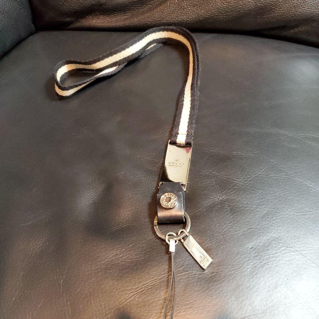 GUCCI、スマホストラップ、グッチ携帯ストラップGUCCIネックレスストラップ ウェブ ストライプ付き スマートフォン用ネックストラップ ・グリーン