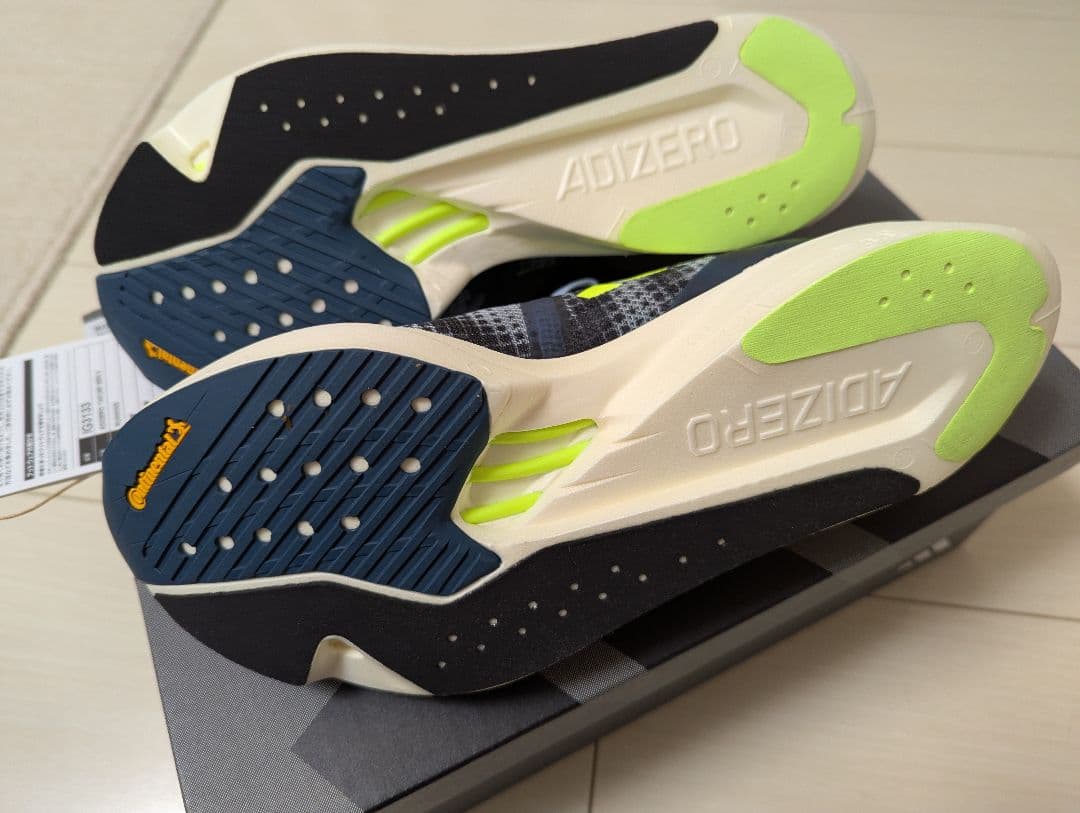 新品未使用　アディゼロ　タクミセン9　23.5cm