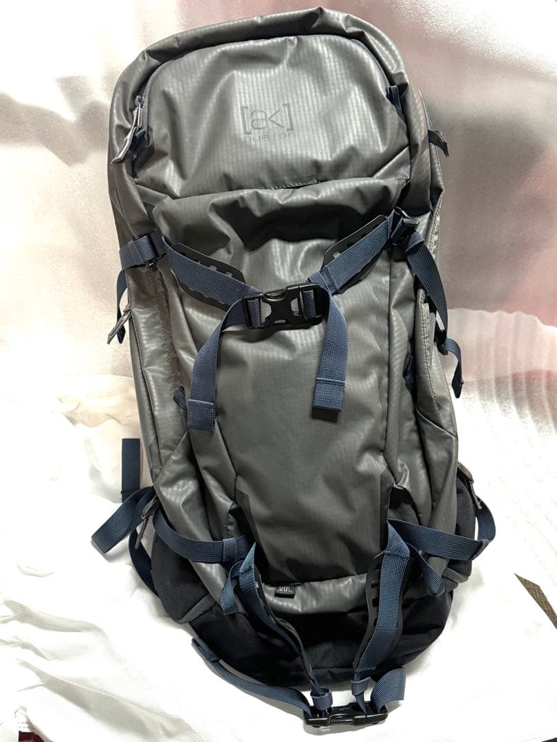 Burton [ak] Incline 20L Backpack バックパック Burton [ak] Incline 20L Backpack | Burton.com Spring 2021 US