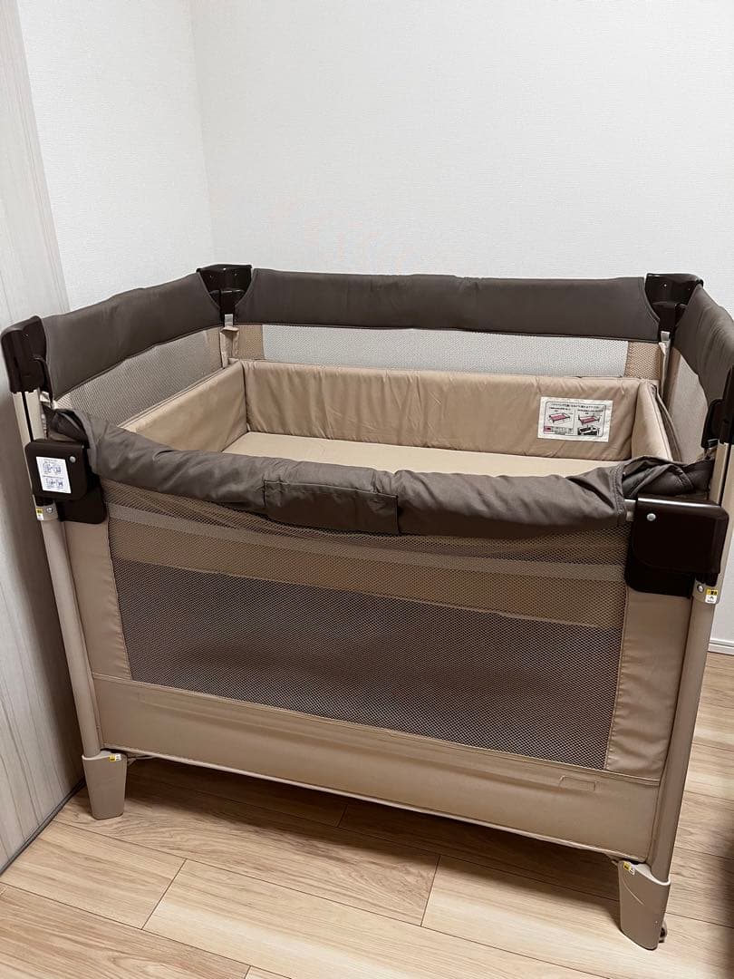 ◾️美品◾️ココネルエアー　ベビーベッド コンパクトにたためるベビーベッド「ココネルエアーリュクス