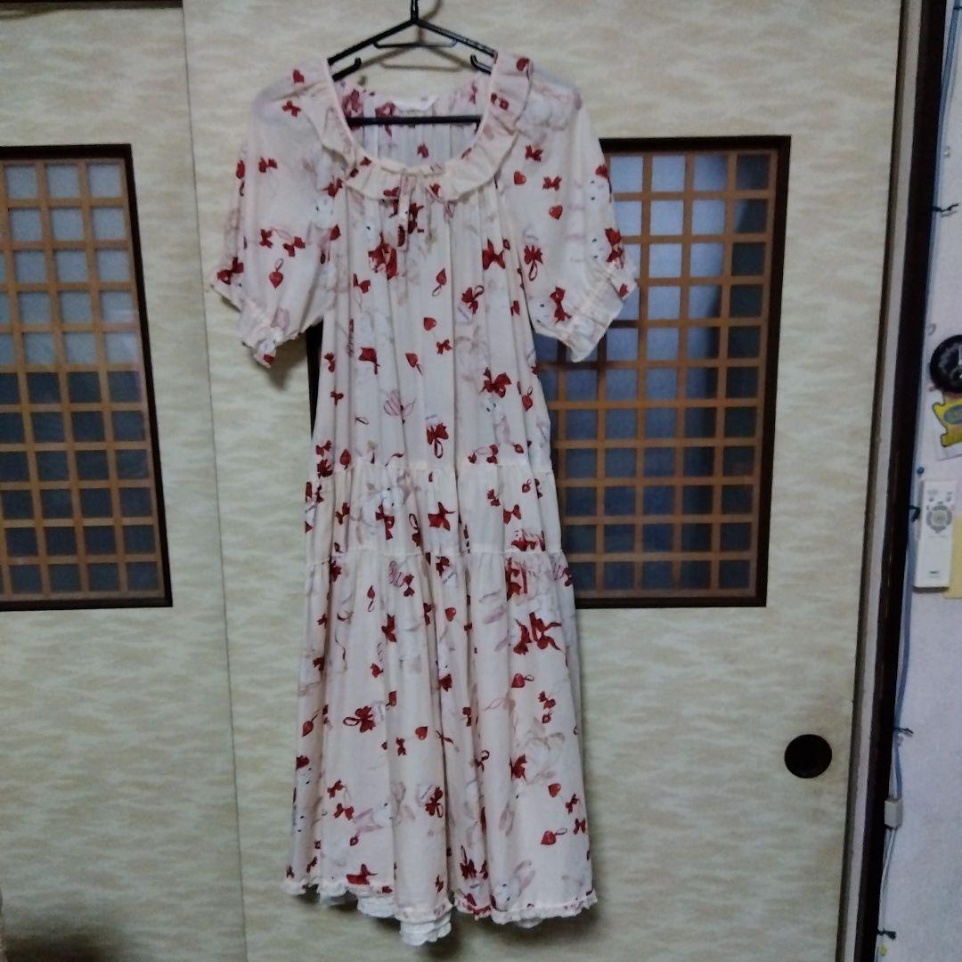 赤いリボンと花柄の半袖ミニワンピース ワンピース ミニワンピース レディース ミニ丈 リボン ノースリーブ