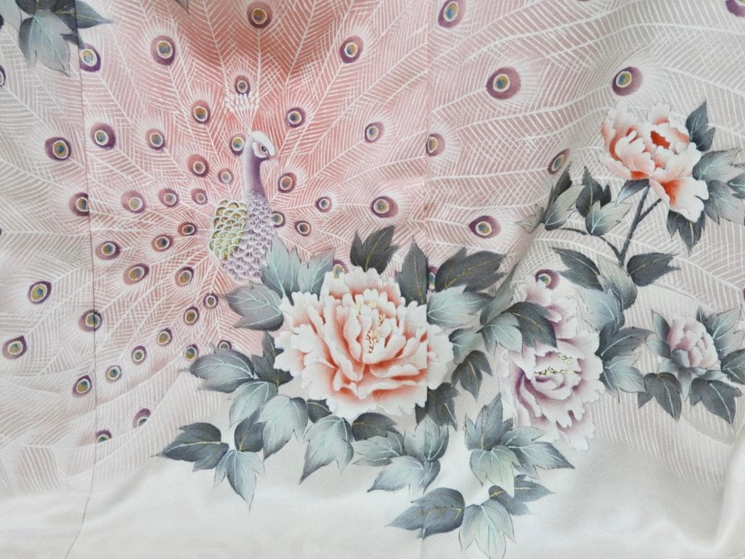 お値下げします！【仮縫い・未仕立て】振袖 正絹 白地 孔雀と牡丹柄