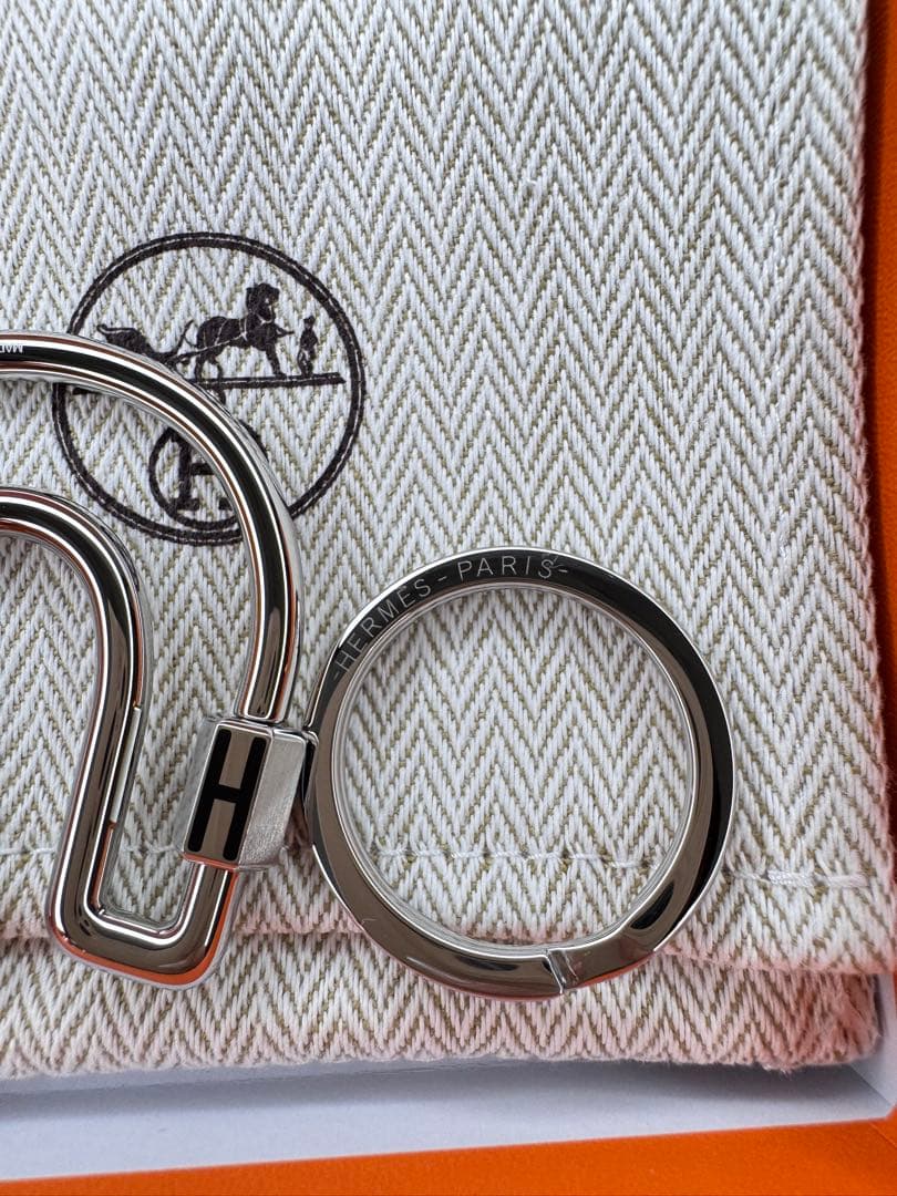 エルメス キーホルダー 《フェール・ア・シュヴァル》キーリング黒