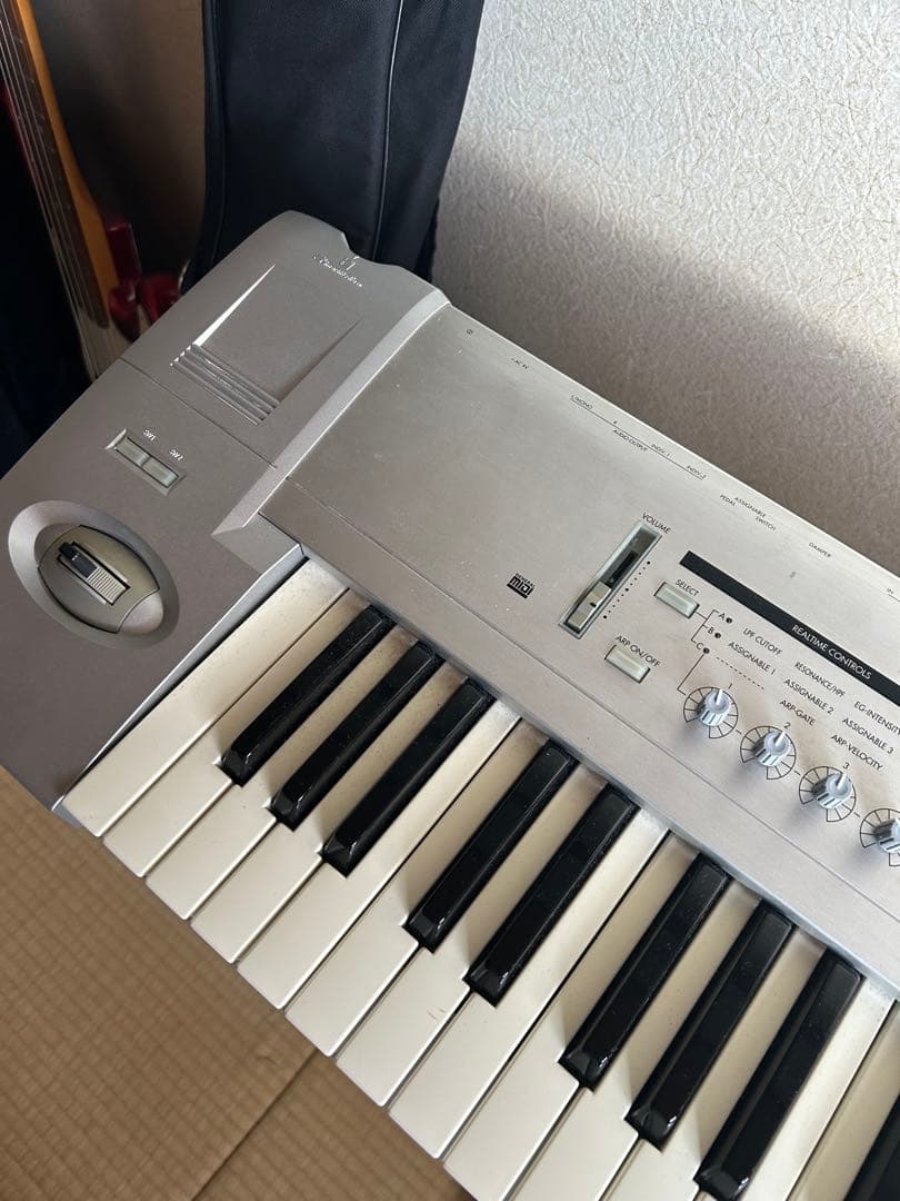 ボ*ト様 KORG Triton Le 61鍵 音楽ワークステーション - 鍵盤楽器お 得