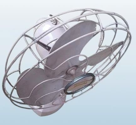 ジャンク品40cm レトロ ホワイト 卓上扇風機 4枚羽 M-6032入手困難品