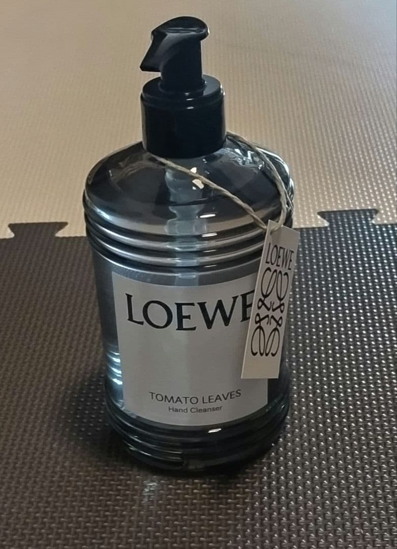 ハンドクリーナー【LOEWE、tomato leaves】 - メルカリ