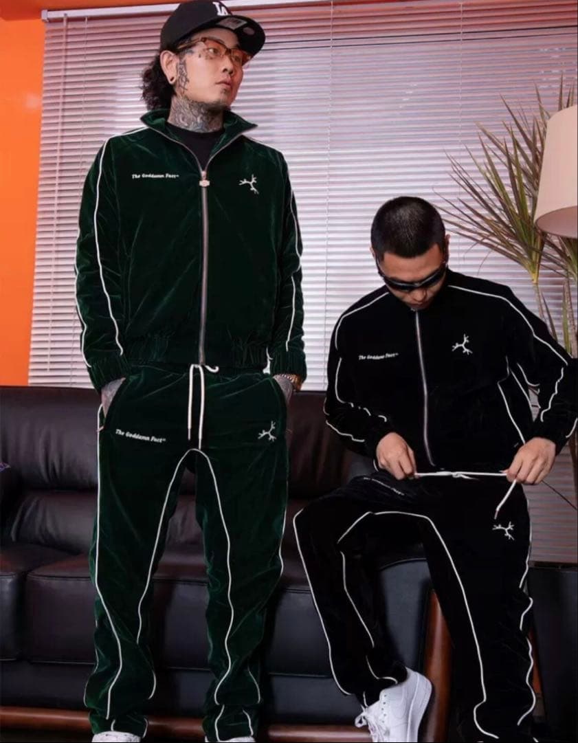 そら様専用groovy セットアップ ベロア ブラック - メルカリ