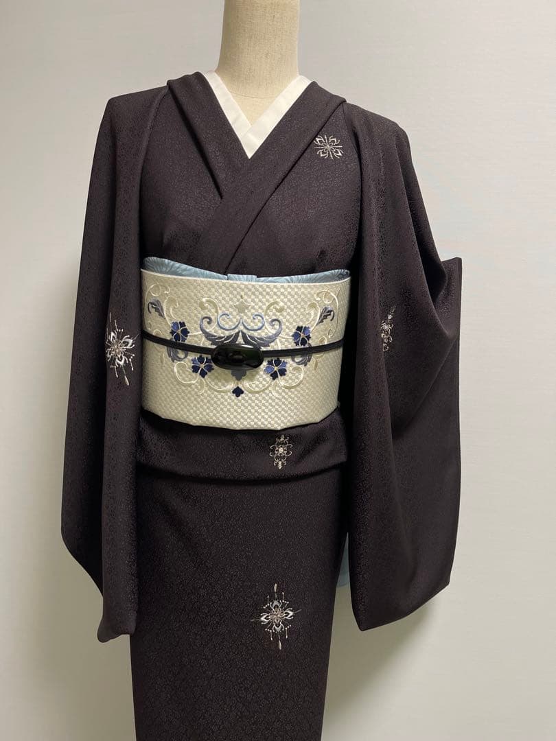 特選総刺繍飛び柄小紋着尺【総刺繍◇更紗紋意匠地】黒 ブラック - メルカリ