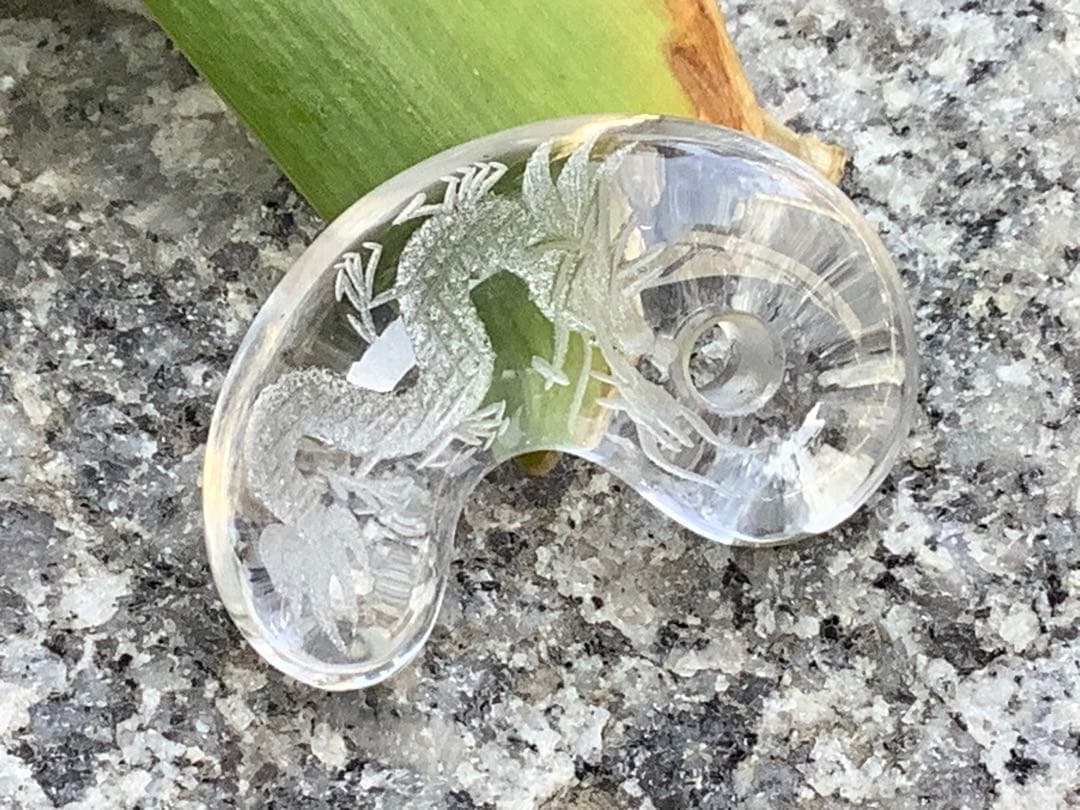 ✳ 【 彫り師*秀峯作雲龍彫り ]乙女水晶勾玉 限定数量*極上縁起勾玉