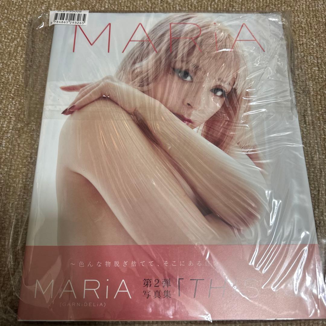サイン本・帯付き】MARiA 写真集 美依礼芽 THIS IS - メルカリ