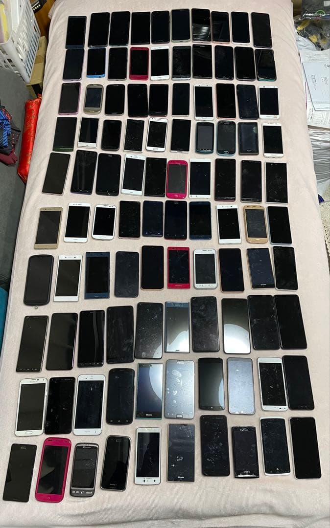 S*a様 スマートフォン本体 100台まとめ売り ジャンク 部品取り スマートフォン本体 100台まとめ売り ジャンク 部品取り 携帯電話30個