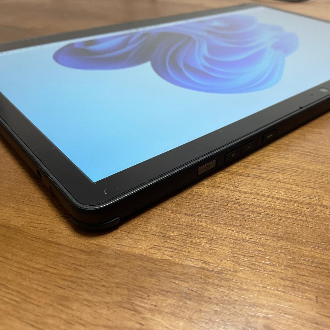 大画面13.3インチ軽量で使いやすい富士通タブレットWindows11カメラ