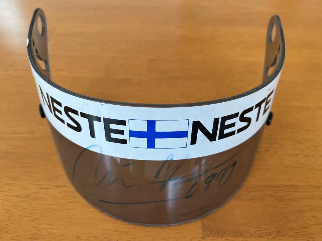 実使用 直筆サイン入り M.ハッキネン バイザー 1992 ロータス Lotus ロータス 107 1992 アデレード プレゼンテーション (ミニカー