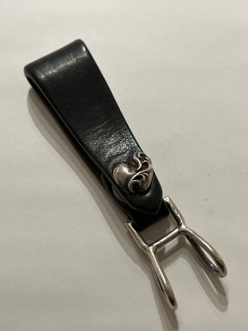 ク*ム様 CHROME HEARTS クロムハーツ ベルトループ ハート 初期 クロムハーツWベルトループハートボタンブラックレザー|クロムハーツ