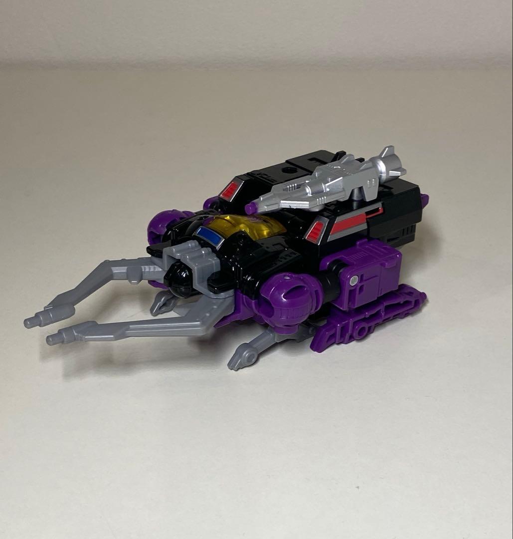 インセクトロン3体セット トランスフォーマーレガシー - メルカリ