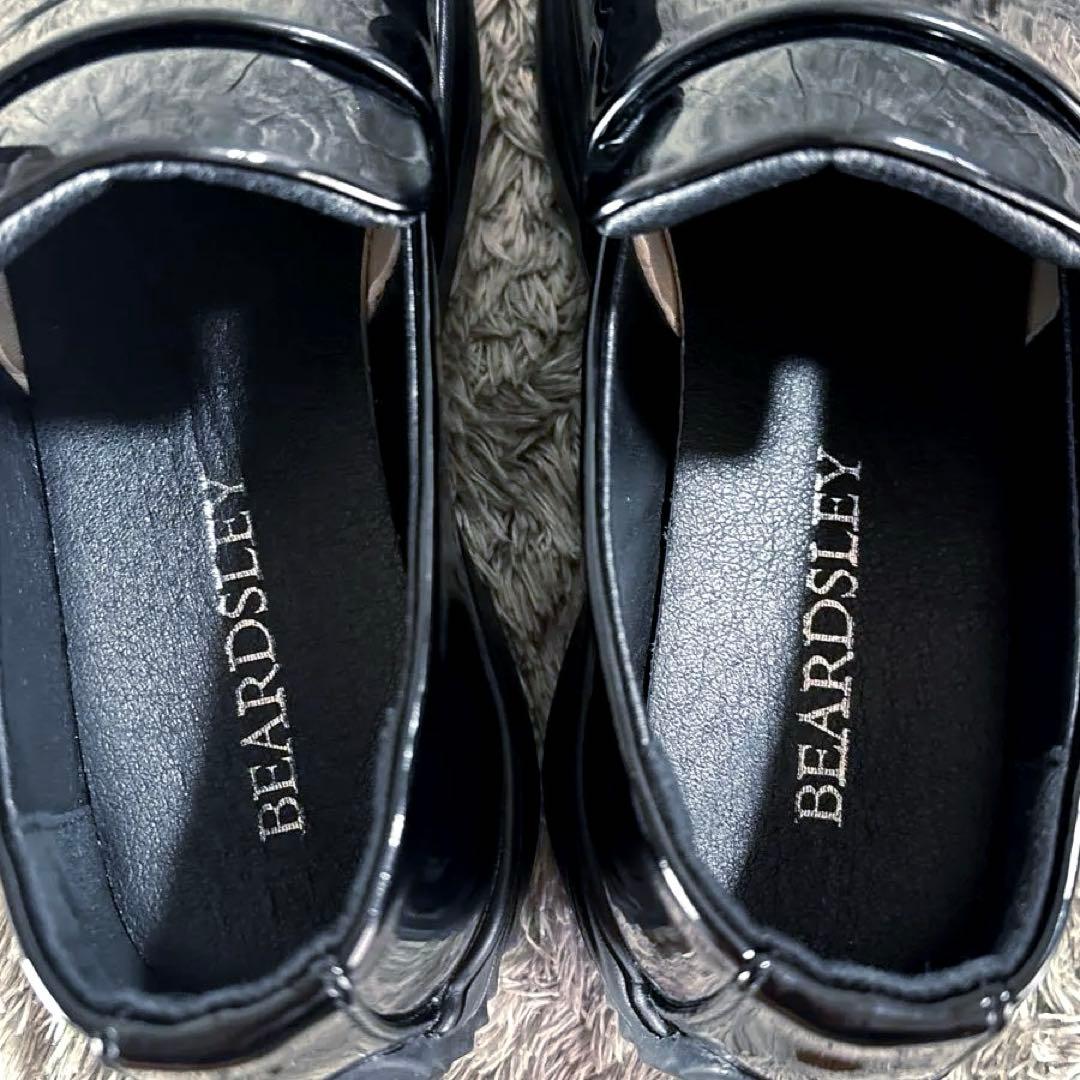 極美品❣️BEARDSLEY ビアズリー エナメル ローファー 厚底 黒 - メルカリ