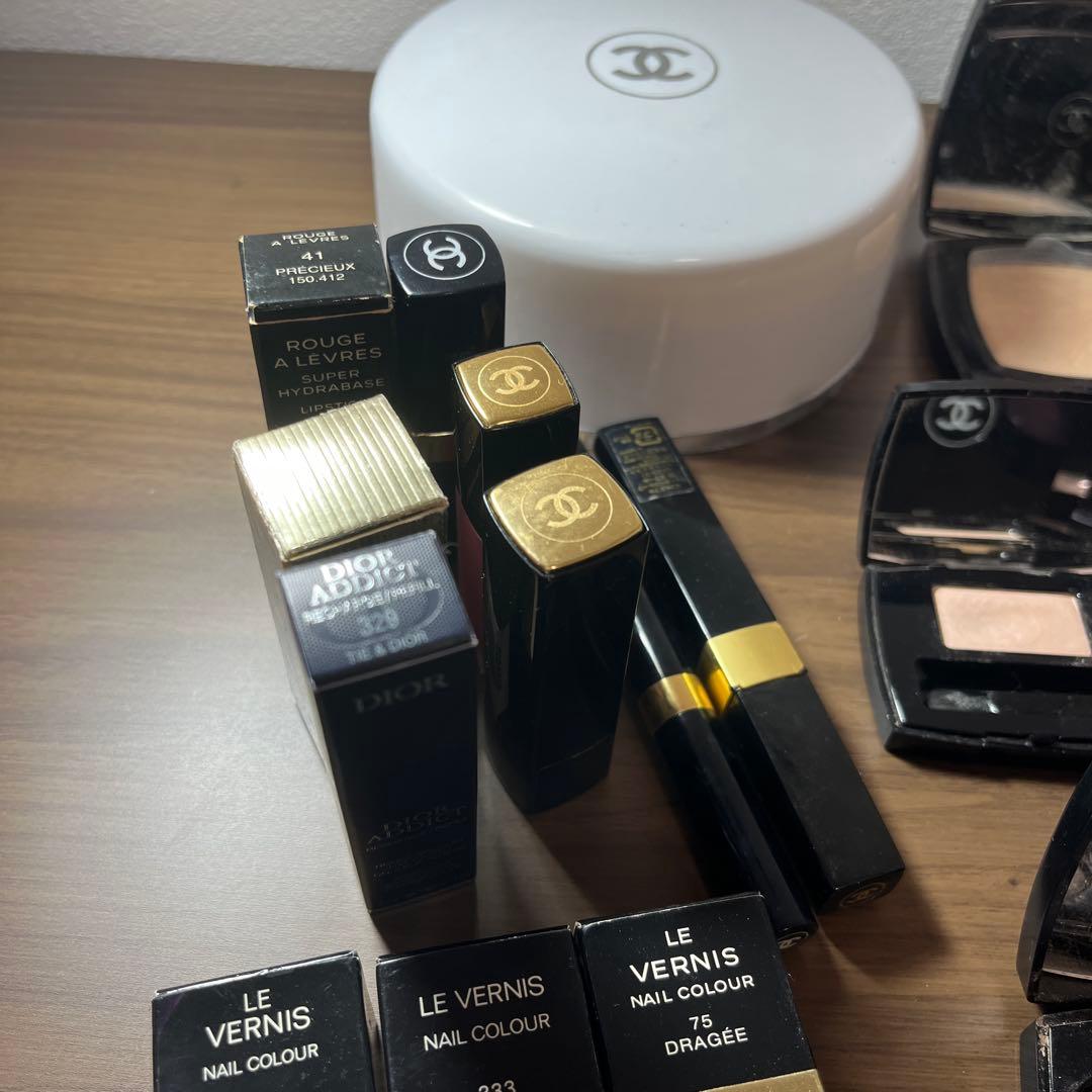 30点+おまけ14点】デパコスシャネルまとめ売り | 激安通販のイーサプライ