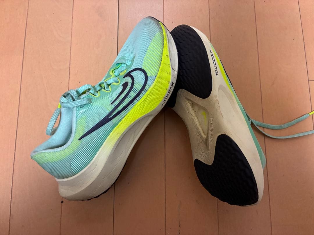 ナイキランニングシューズ3足 23.5cm αフライ2／ズームFLY5／ライバル