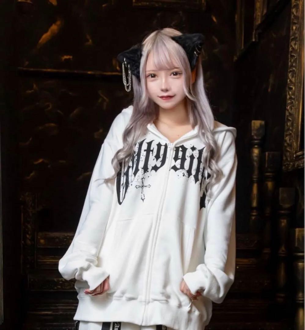 Amilige ギルギルコラボパーカー - メルカリ