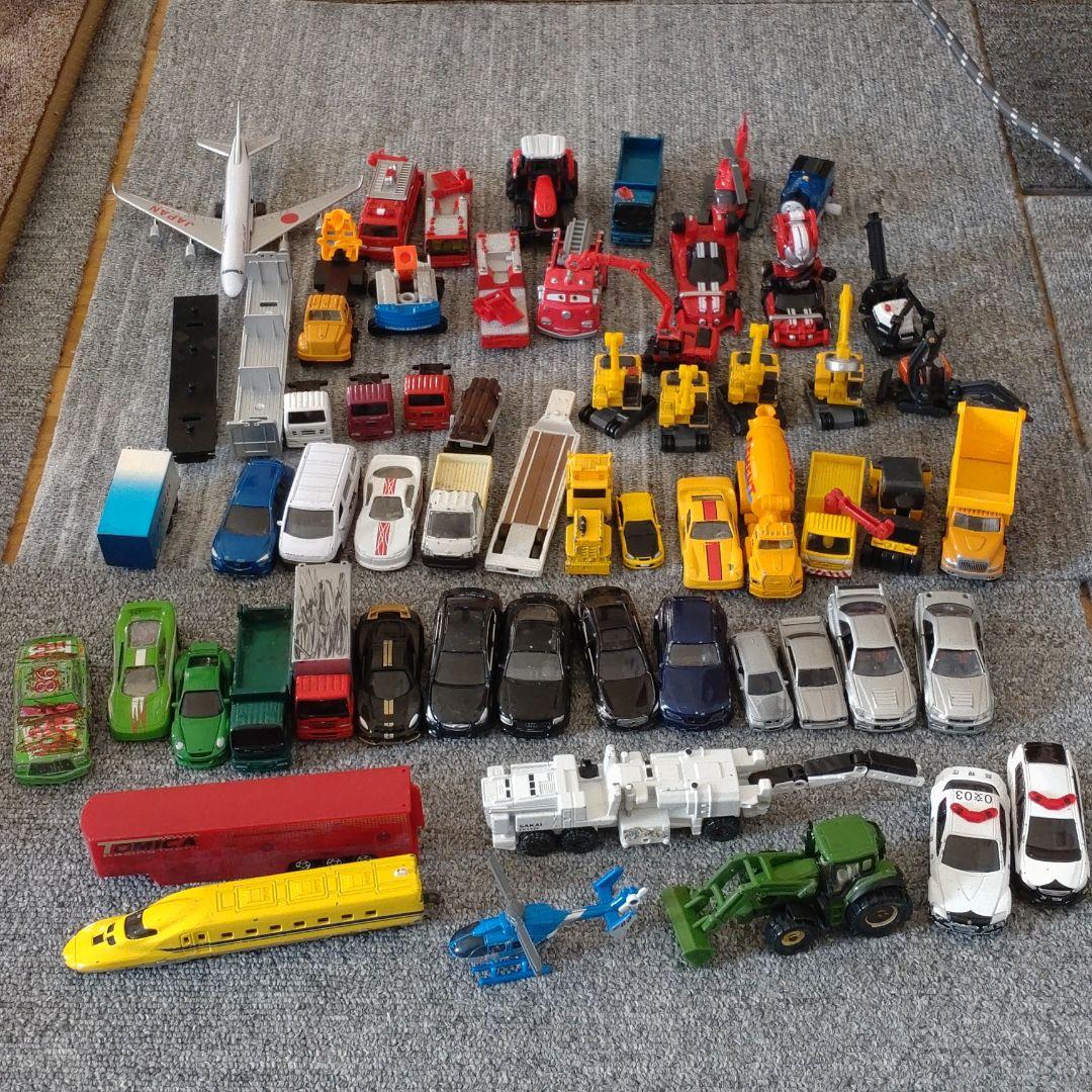 トミカ まとめ売り 200台程 - メルカリ