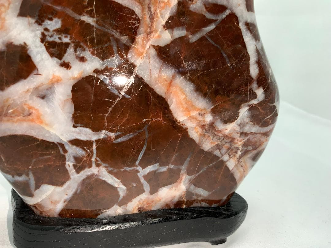 専用 雷光石 雷石 根尾 鑑賞石 水石 磨き石 木製台座つき - メルカリ