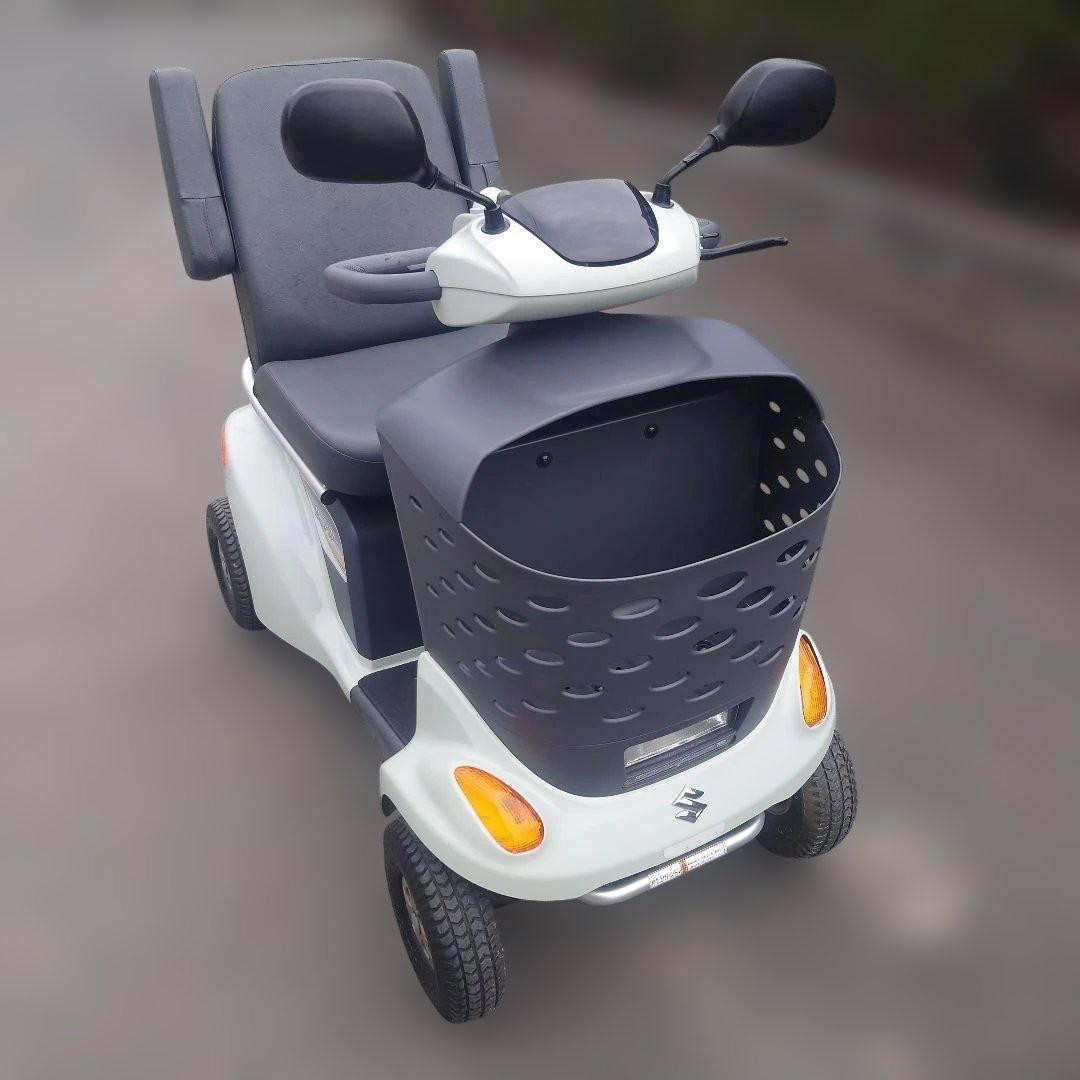 Suzuki セニアカ― 収納バスケット・杖ホルダー・床マット付き 引き取り限定