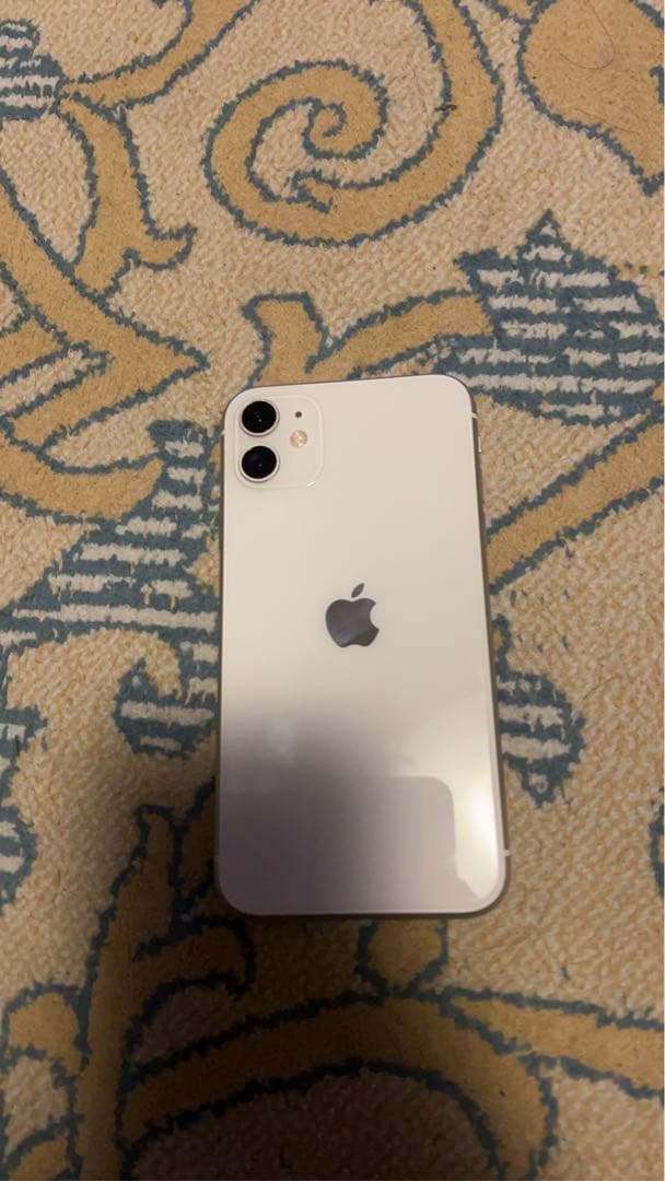 iPhone 11 、128GB バッテリー最大容量81%、 ケース付き❗️