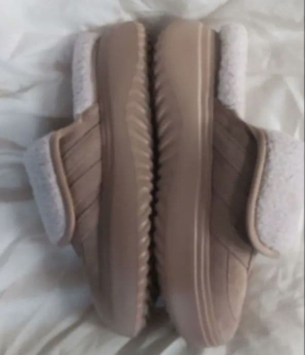 23.5cm 韓国限定adidas Grand Court Mule