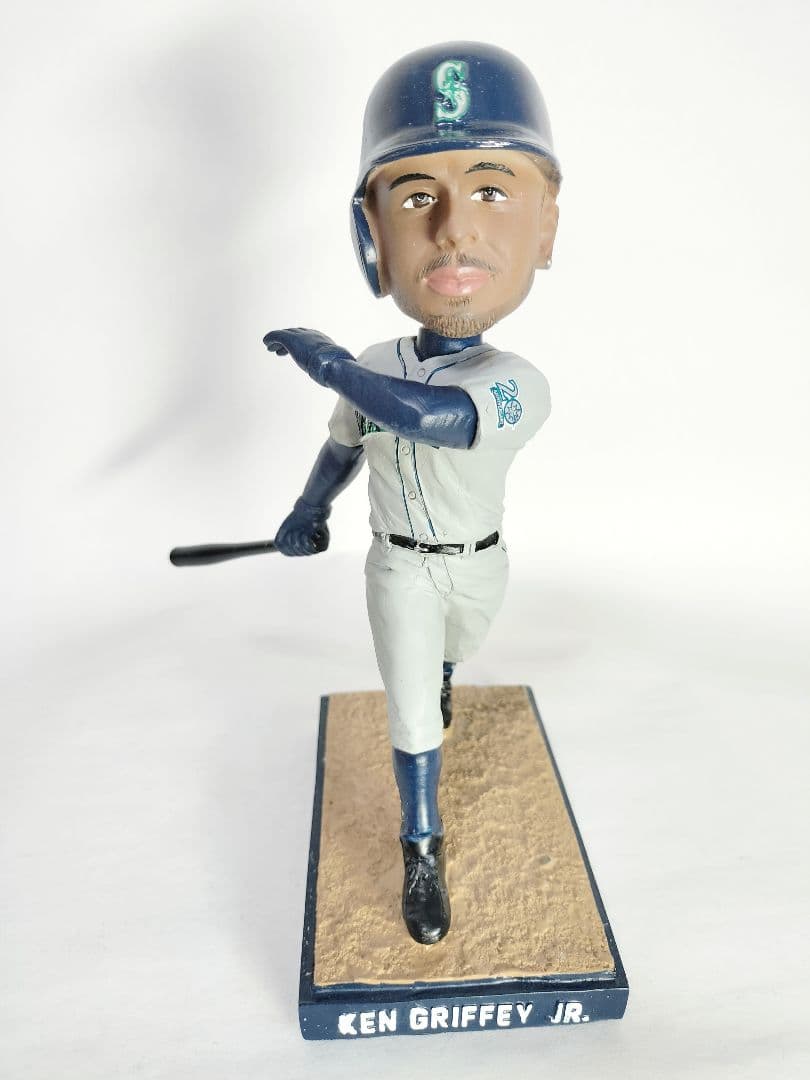 ケン・グリフィーJr／”42・ジャッキー・ロビンソン” ボブルヘッド人形