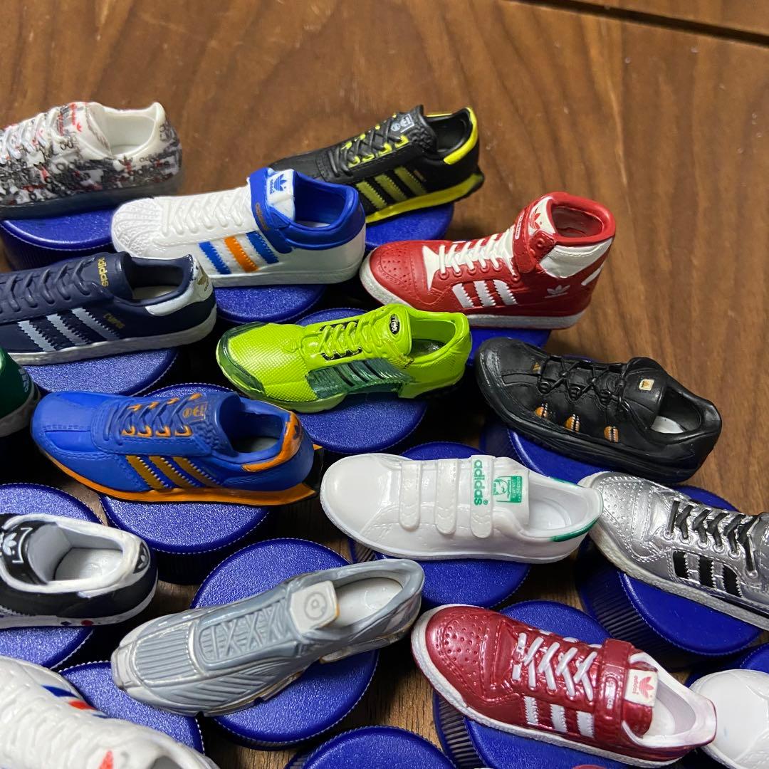 アディダス ペプシ スニーカー ボトルキャップ フルコンプ 60個 - メルカリ