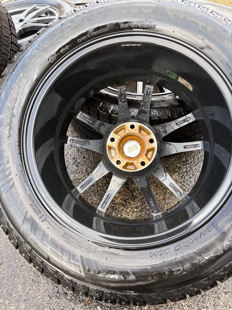 BIbUです。 昼の12時までにご購入お願いします。