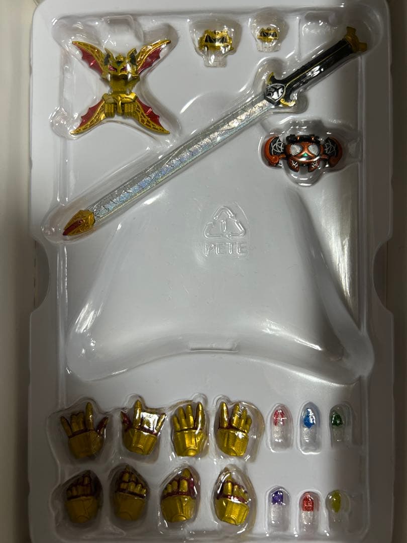 S.H.Figuarts 真骨彫製法　仮面ライダーキバ　エンペラーフォーム