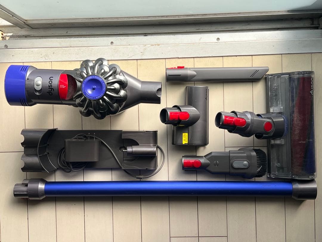 Dyson ハンディクリーナー コードレス　整備済み・動作確認済みです Amazon | 【整備済み品】Dyson V12s Origin Submarine (SV49 SU