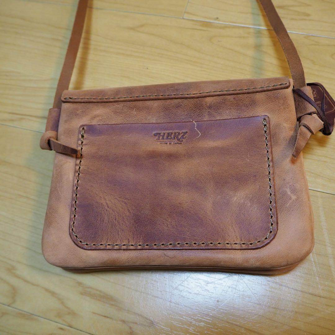 HERZ 2部屋サコッシュ(CP-9) ヘルツ プルアップ レザー キャメル