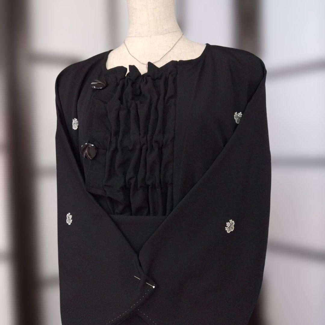 黒留袖 花柄刺繍家紋、ロングフォーマルドレスゆったりサイズ - メルカリ